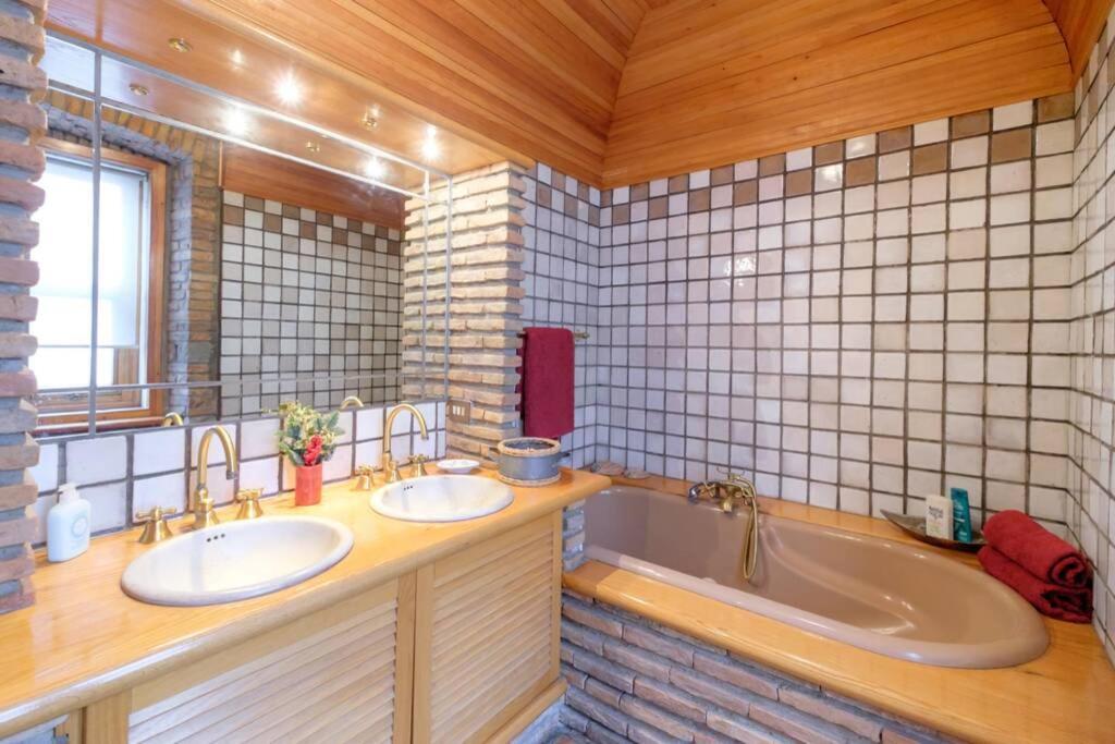 6 Ponterosso - Luxury Attic Apartment Триест Екстериор снимка